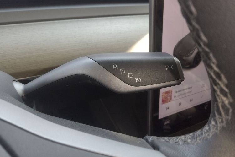 特斯拉 Model Y 2021款 长续航全轮驱动版中控内饰18