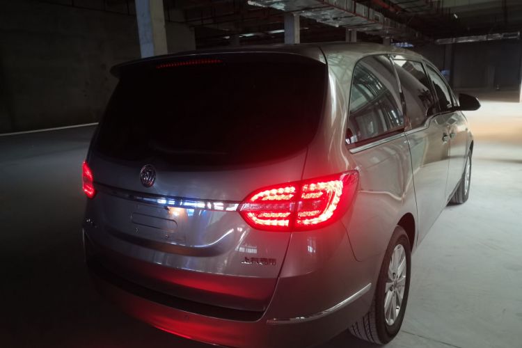 别克GL8 2018款 28T 舒适型 国VI车身外观7