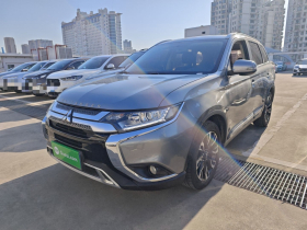 三菱 欧蓝德 2019款 2.0L 两驱畅享版 7座 国VI