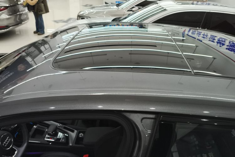 奥迪A4L 2024款 40 TFSI quattro RS套件燃速型局部细节57