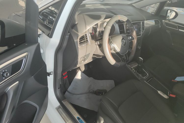 大众 高尔夫·嘉旅 2019款 280TSI 自动好奇型 国V中控内饰7003
