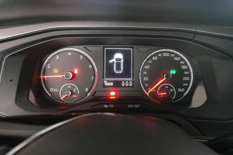 大众 Polo 2019款 Plus 1.5L 自动全景乐享版中控内饰14