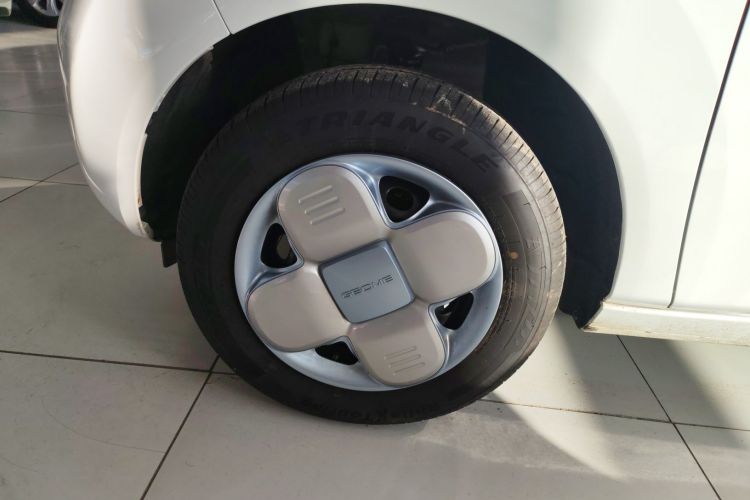 吉利银河 2024款 熊猫mini 200km 耐力熊车身外观6007