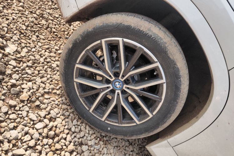 宝马iX1 2023款 eDrive25L M运动套装车身外观6008