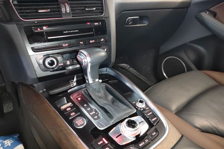 奥迪Q5 2017款 Plus 40 TFSI 舒适型中控内饰18