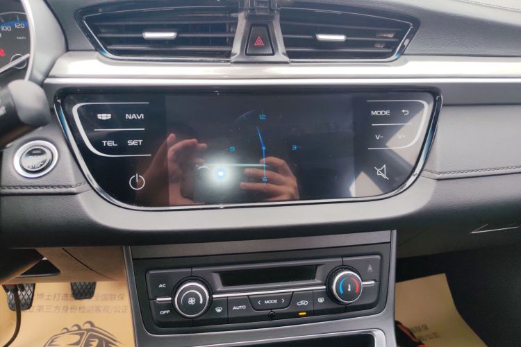 吉利汽车 帝豪 2019款  领军版 1.5L 手动豪华型 国VI中控内饰16