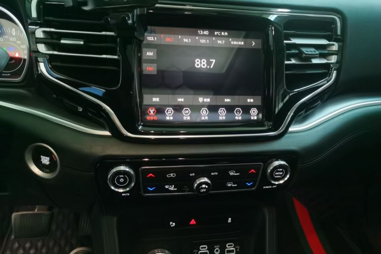 Jeep 大指挥官 2018款 2.0T 四驱悦享版 国V中控内饰16