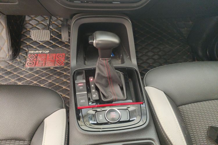 观致5 2017款 1.6T 自动尊贵型中控内饰18