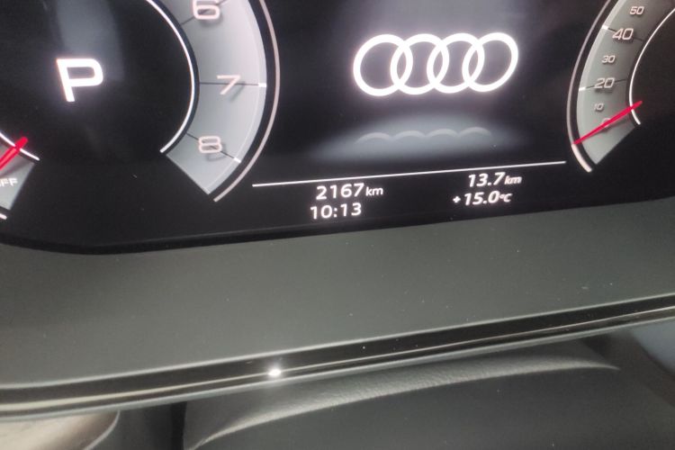 奥迪Q6 2024款 45 TFSI quattro 齐云型 羽林套装 6座中控内饰15