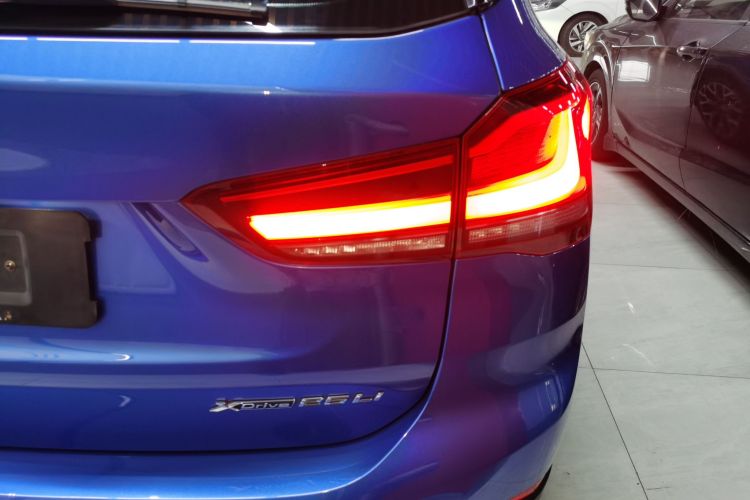 宝马X1 2020款 xDrive25Li 尊享型车身外观6003