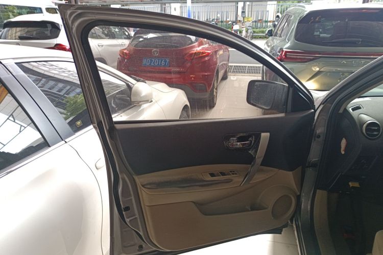 日产 逍客 2012款 2.0XL 火 CVT 2WD中控内饰47