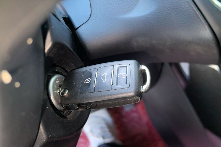 福特 福克斯 2018款 两厢经典 1.6L 自动风尚型智行版中控内饰11