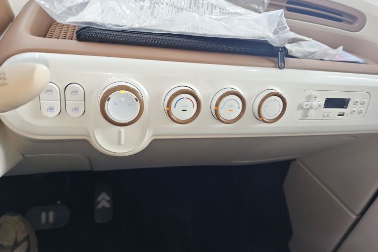 奔腾小马 2026款 222km 炫彩马局部细节16