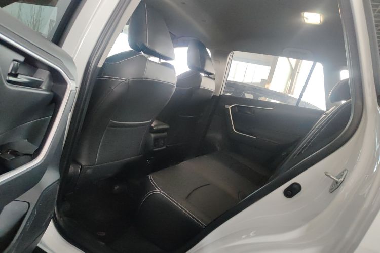 丰田 RAV4荣放 2024款 2.0L CVT两驱都市版中控内饰21