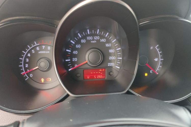 起亚K2 2015款 三厢 1.4L MT GLS中控内饰14