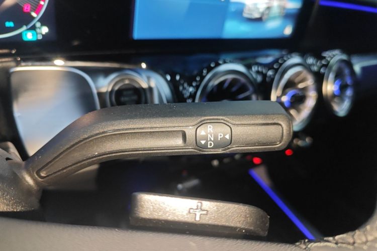 奔驰GLB 2025款 GLB 220 时尚型局部细节18