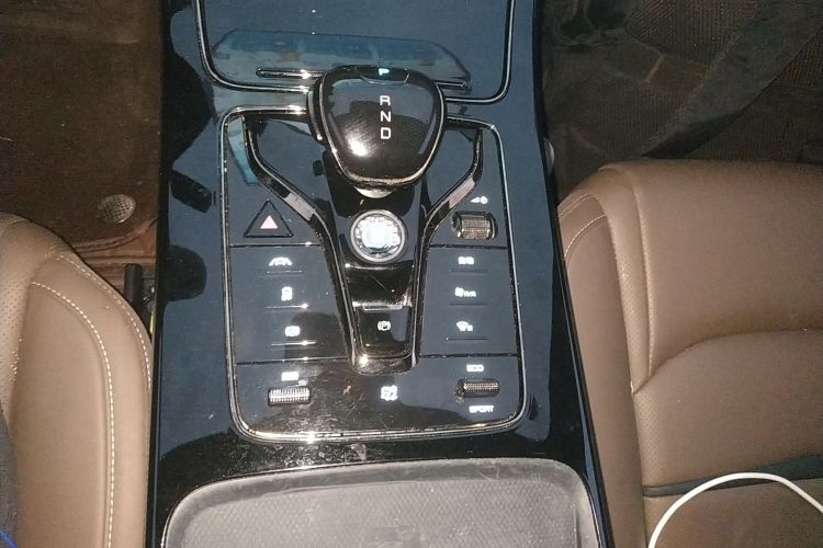 比亚迪 汉 2021款 EV 标准续航版豪华型局部细节18