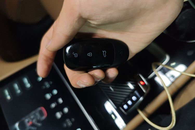 理想汽车 理想ONE 2021款 增程6座版中控内饰7001