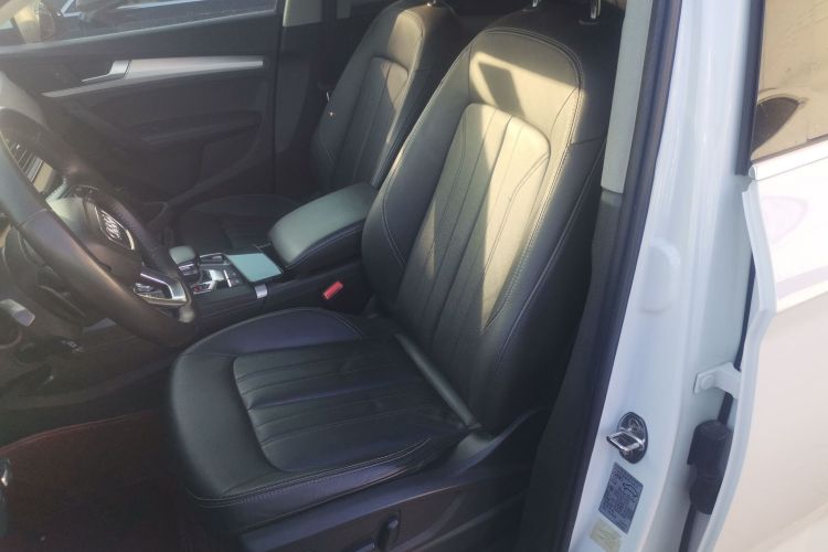 奥迪Q5L 2020款 改款 40 TFSI 荣享时尚型中控内饰19