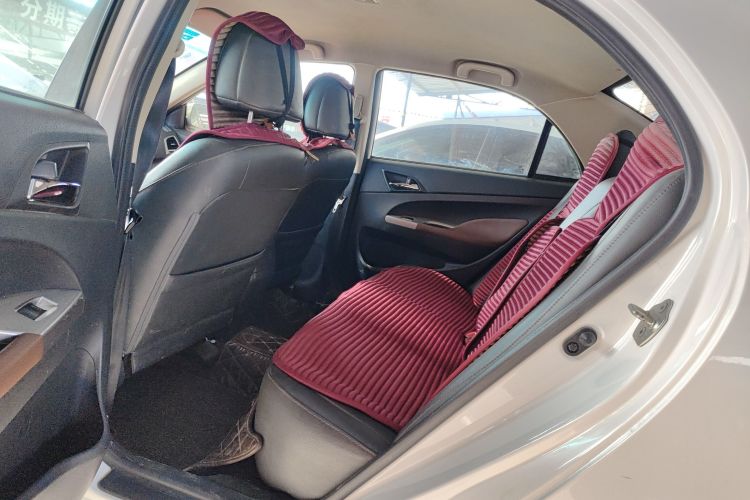 比亚迪F3 2015款 节能版 1.5L 手动豪华型中控内饰21