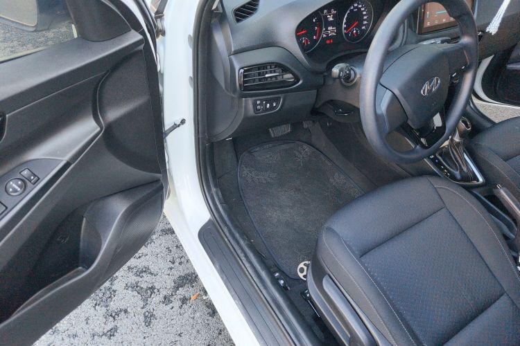 现代 悦动 2020款 1.6L 自动GL悦目版中控内饰20