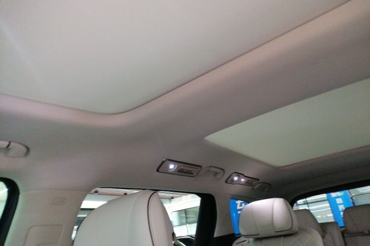 腾势D9 2024款 DM-i 980 四驱尊荣型中控内饰22