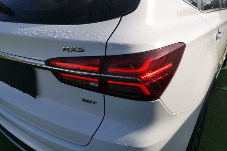 荣威RX5 2020款 20T 自动4G互联超越旗舰版车身外观9