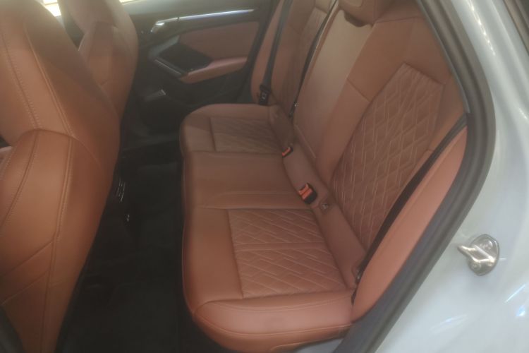 奥迪A3 2025款 Sportback 35TFSI 飞驰尊享型中控内饰7004