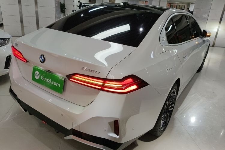 宝马5系 2024款 530Li 领先型 M运动套装车身外观7