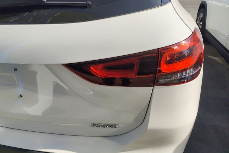 奔驰GLA 2022款 改款 GLA 200车身外观9