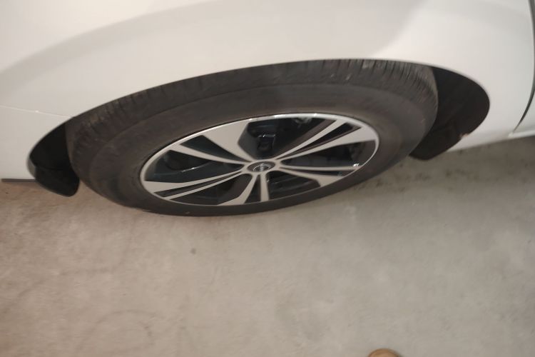 日产 轩逸 2026款 1.6L CVT悦享版车身外观6008