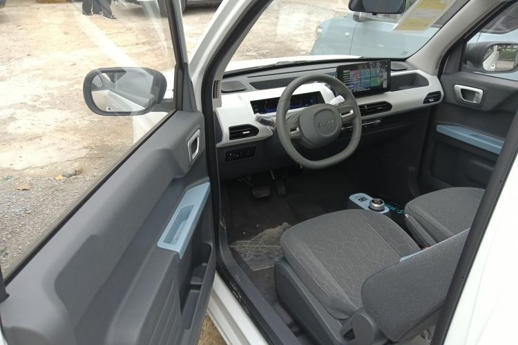吉利银河 2024款 熊猫mini 200km 耐力熊中控内饰20