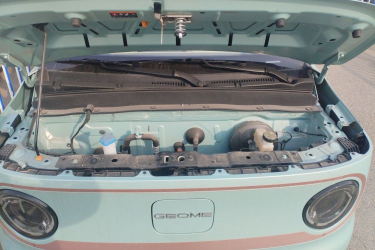 吉利银河 2024款 熊猫mini 200km 耐力熊机舱底盘24