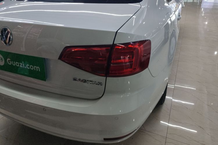 大众 速腾 2018款 1.6L 自动舒适型车身外观9