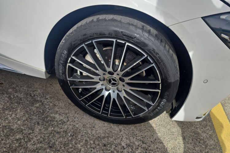 奔驰C级 2024款 改款 C 200 L 运动版车身外观10