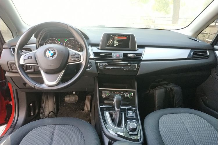 宝马2系旅行车 2016款 218i 领先型中控内饰12