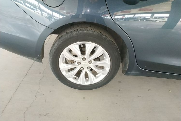 别克 英朗 2021款 改款 典范 1.5L 自动精英型车身外观6008