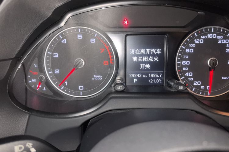 奥迪Q5 2015款 40 TFSI 技术型中控内饰15