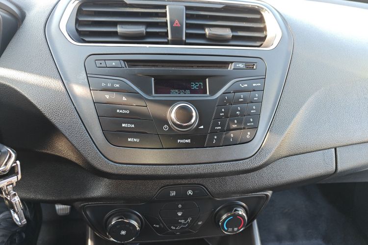 福特 福睿斯 2019款 改款 1.5L 手动质享型（胎压监测） 国VI局部细节16