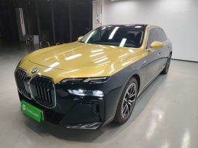 宝马i7 2023款 eDrive50L 领先M运动套装