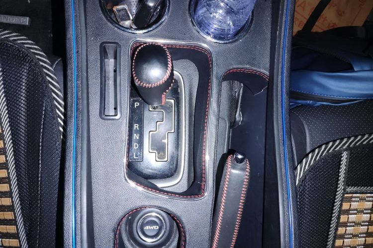 三菱 欧蓝德 2016款 2.4L 四驱精英版 5座中控内饰18