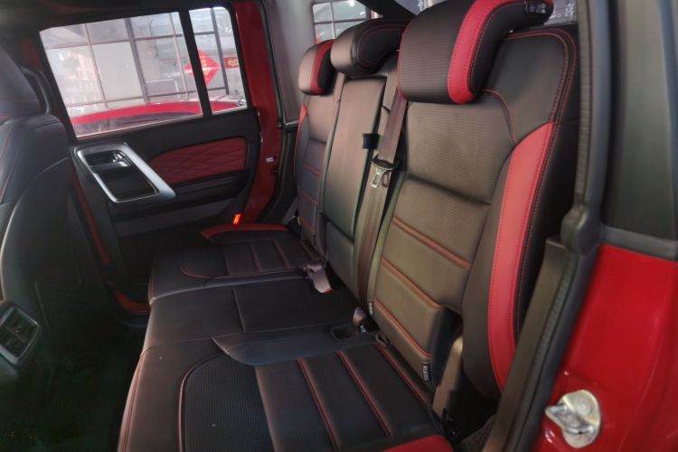 北京BJ40 2018款 PLUS 2.3T 自动四驱旗舰版 国V中控内饰7004