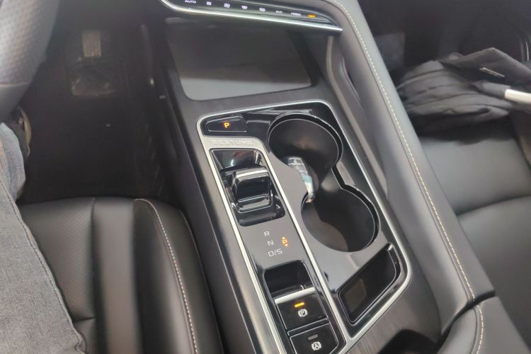 奔腾B70 2025款 龙耀版 1.5T 欢享型中控内饰18