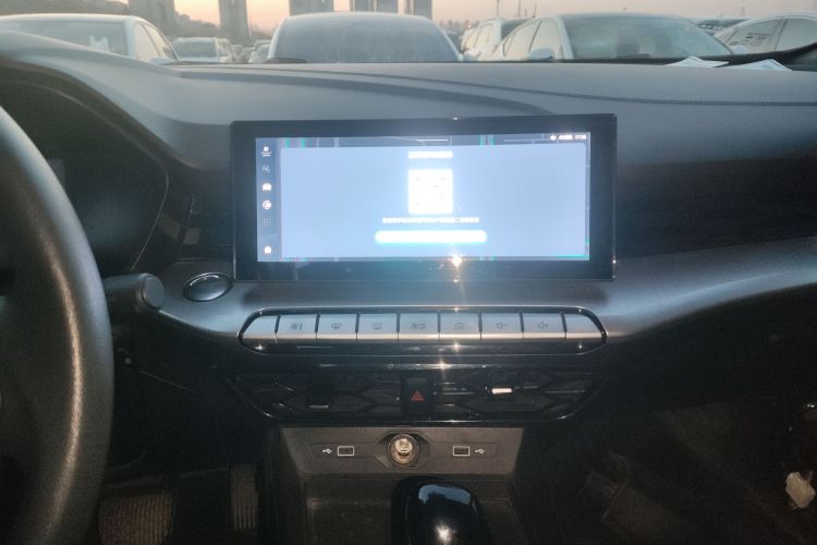 名爵 MG5 2022款 180DVVT CVT青春豪华版中控内饰16