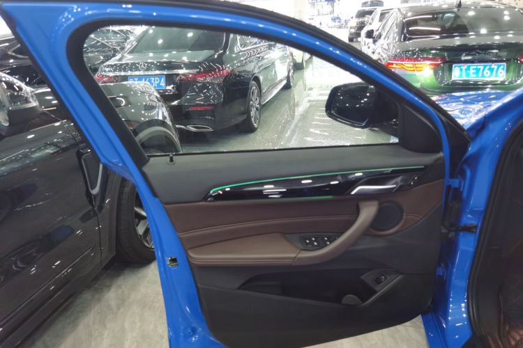 宝马X2 2020款 sDrive25i 领先型M运动套装中控内饰47