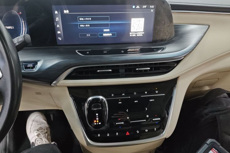 别克GL8 2022款 ES陆尊 653T 豪华型中控内饰16