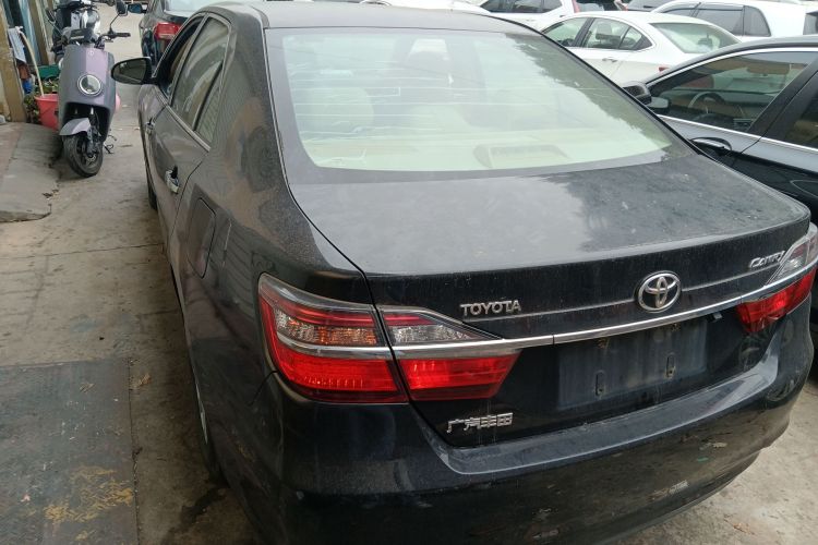 丰田 凯美瑞 2016款 2.0E 十周年纪念精英版车身外观4