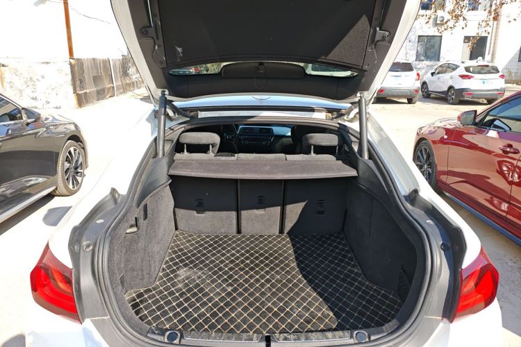 宝马4系 2019款 425i Gran Coupe M运动套装机舱底盘23