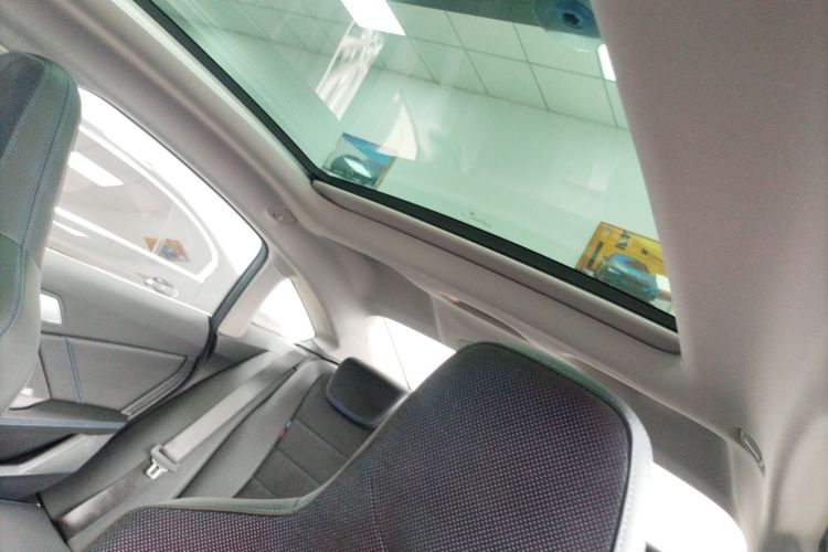 宝马2系 2025款 225L M运动曜夜套装局部细节22