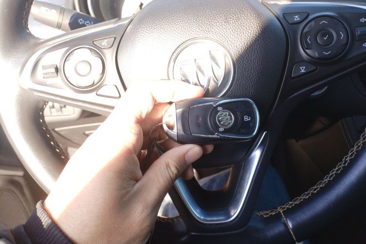 别克 昂科威 2016款 20T 两驱精英型中控内饰7001